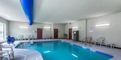 Cobblestone Hotel & Suites - Hartford