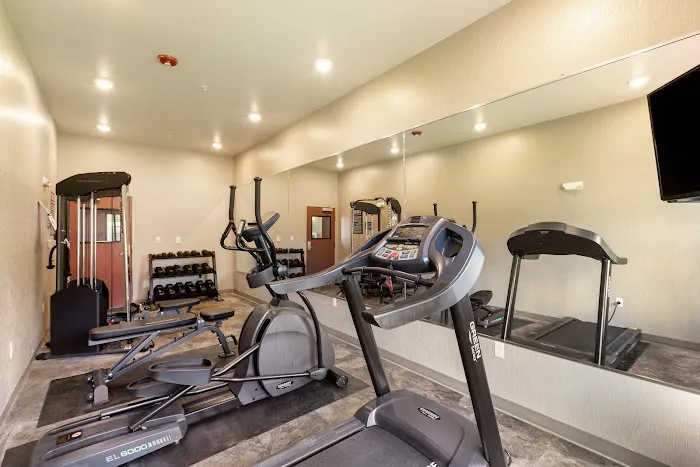 Cobblestone Hotel & Suites - Hartford 4
