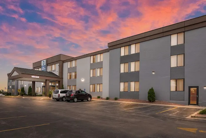 Best Western Waukesha Grand 4