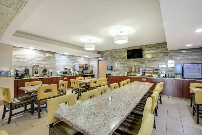 Best Western Waukesha Grand 4