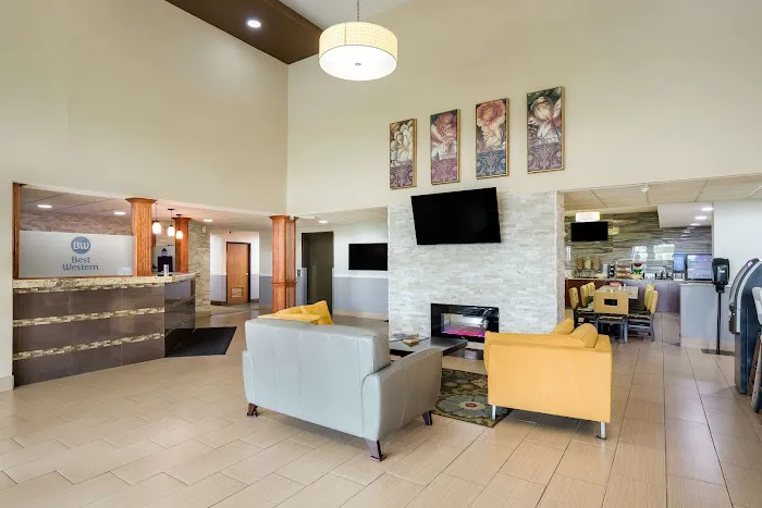 Best Western Waukesha Grand 4