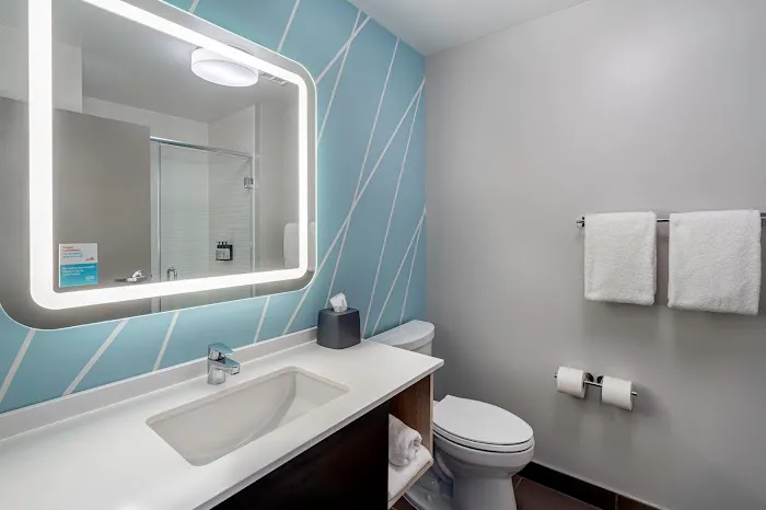 avid hotel Milwaukee West - Waukesha by IHG 4