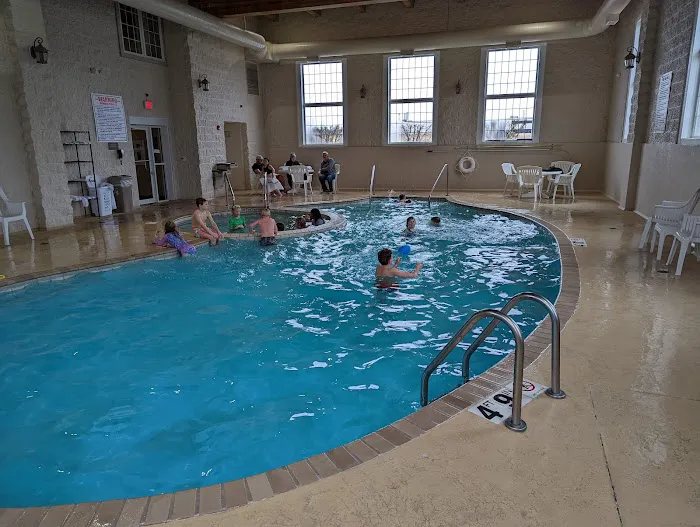 Comfort Inn & Suites Grafton-Cedarburg 4