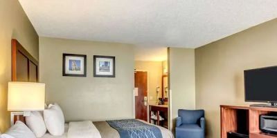 Comfort Inn & Suites Grafton-Cedarburg