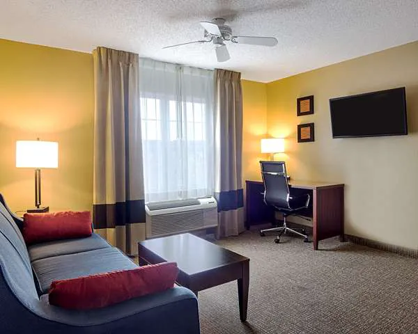 Comfort Inn & Suites Grafton-Cedarburg 4