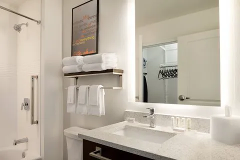 TownePlace Suites Milwaukee Grafton 4