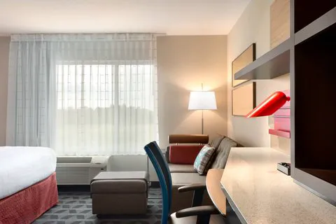 TownePlace Suites Milwaukee Grafton 4