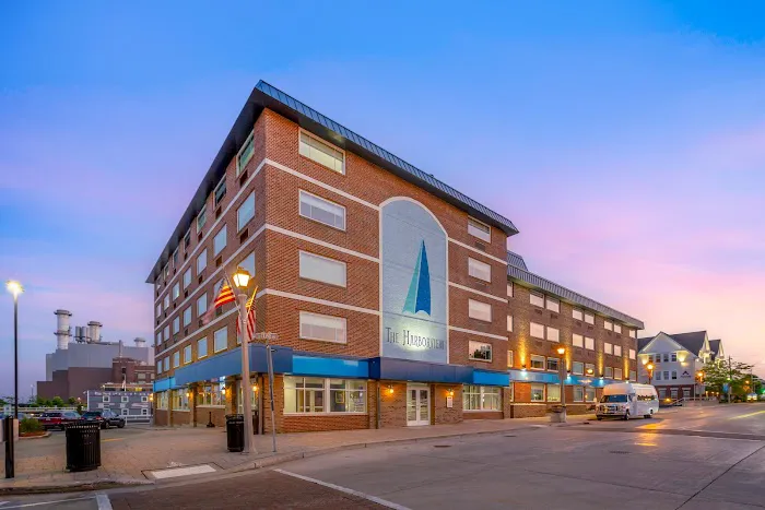 The Harborview, Ascend Hotel Collection 4
