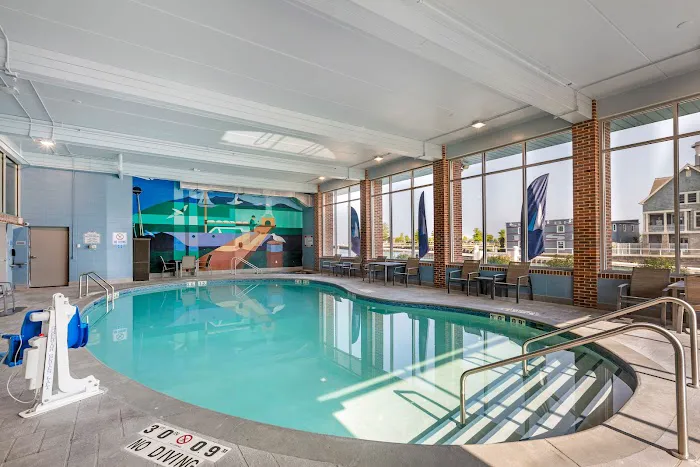 The Harborview, Ascend Hotel Collection 4