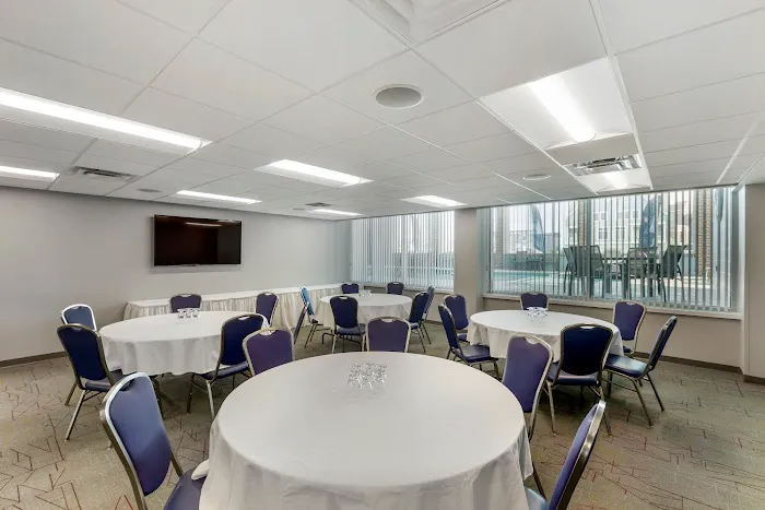 The Harborview, Ascend Hotel Collection 4