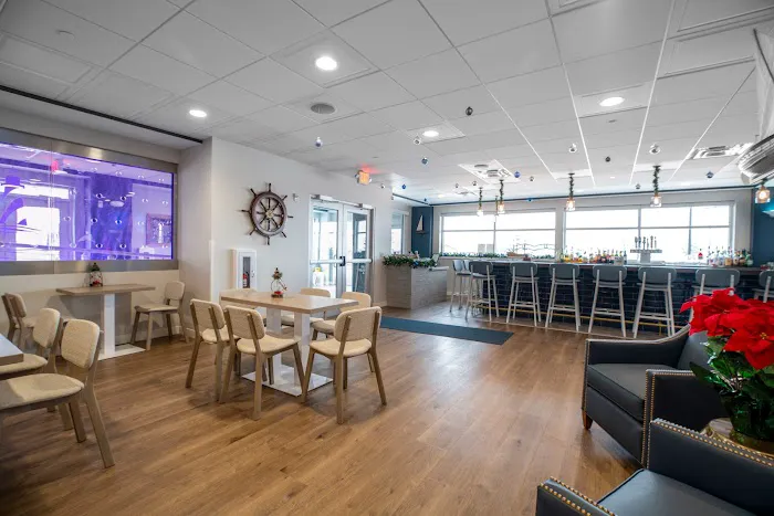 The Harborview, Ascend Hotel Collection 4