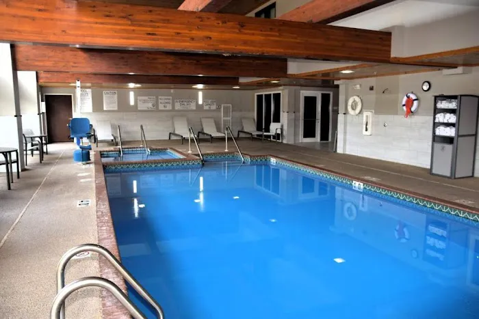 Holiday Inn Express & Suites Port Washington, an IHG Hotel 4