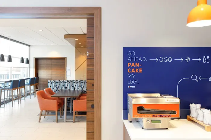 Holiday Inn Express & Suites Port Washington, an IHG Hotel 4