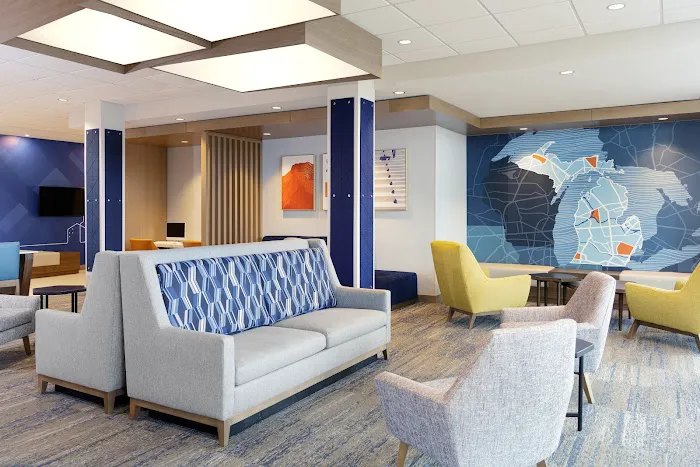 Holiday Inn Express & Suites Port Washington, an IHG Hotel 4