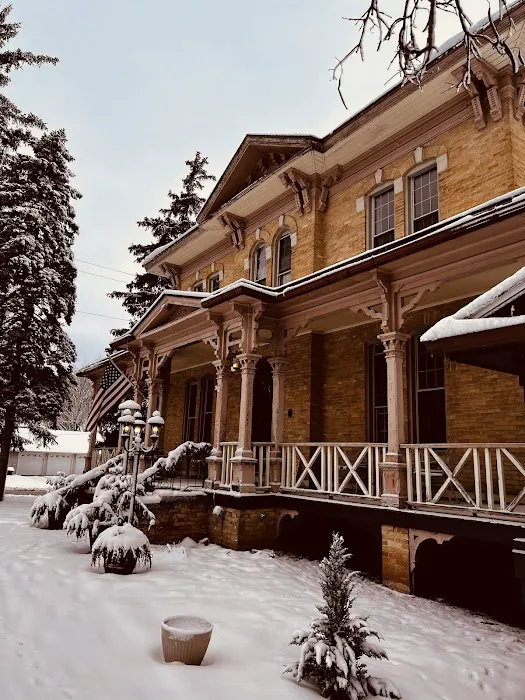 The Highland Heron Inn 4