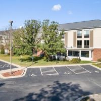 Holiday Inn Express & Suites Delafield by IHG ico