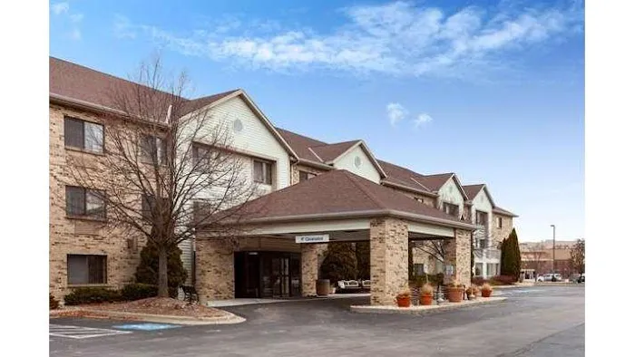 La Quinta Inn & Suites by Wyndham Milwaukee Delafield 4