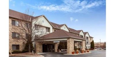 La Quinta Inn & Suites by Wyndham Milwaukee Delafield