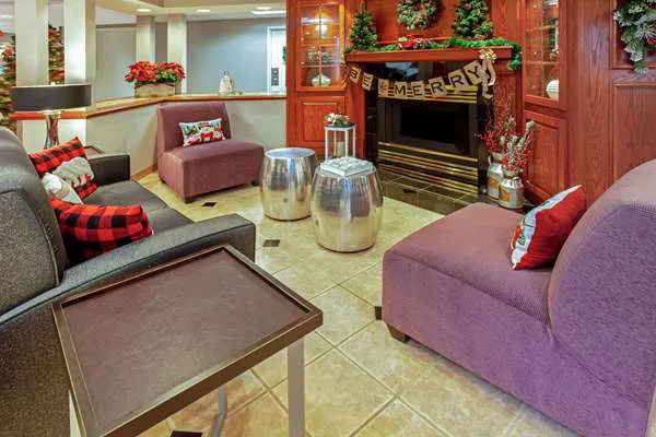 La Quinta Inn & Suites by Wyndham Milwaukee Delafield 4