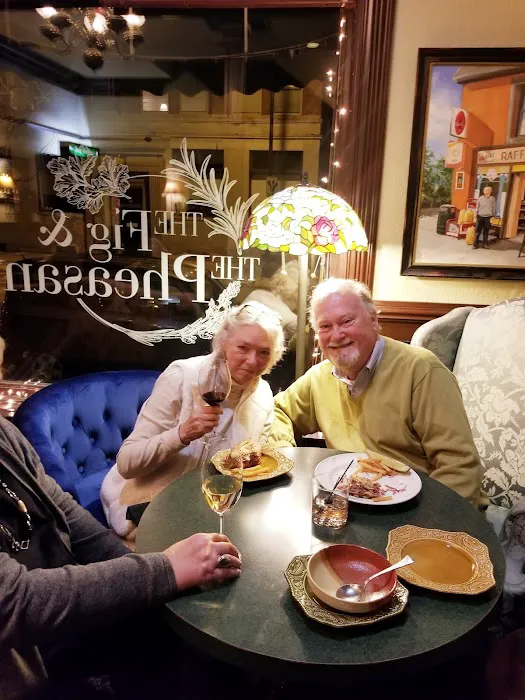 52 Stafford. Hotel, Restaurant & Irish Pub 4
