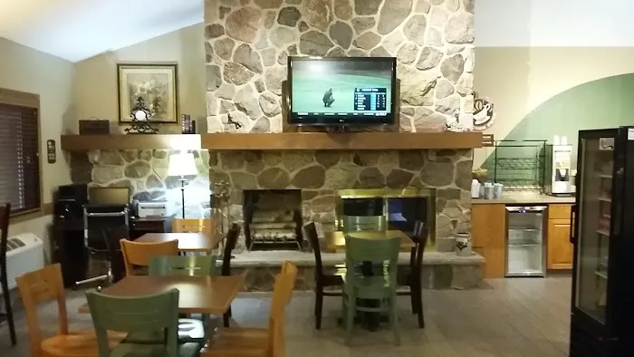 AmericInn by Wyndham Plymouth 4