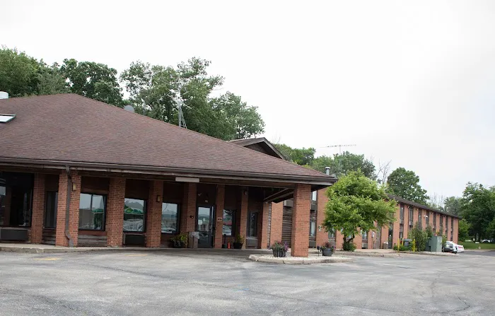 Lomira Inn and Suites 4