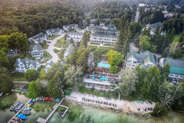 Victorian Village Resort 4