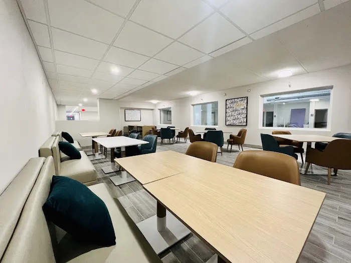 Comfort Inn & Suites 4