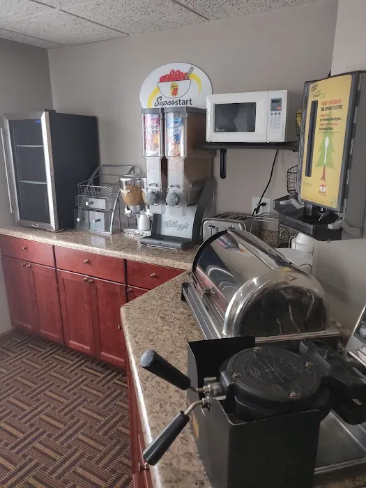 Super 8 by Wyndham Beaver Dam 4
