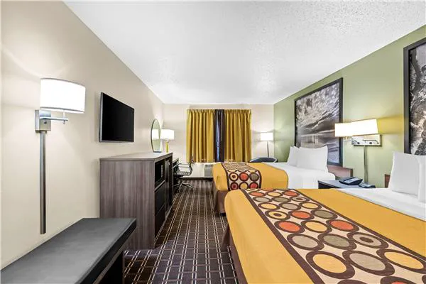 Super 8 by Wyndham Watertown WI 4