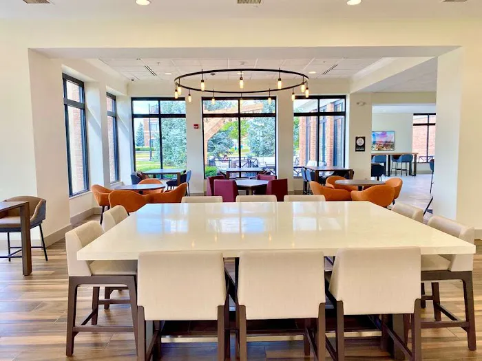 Hilton Garden Inn Oconomowoc 4