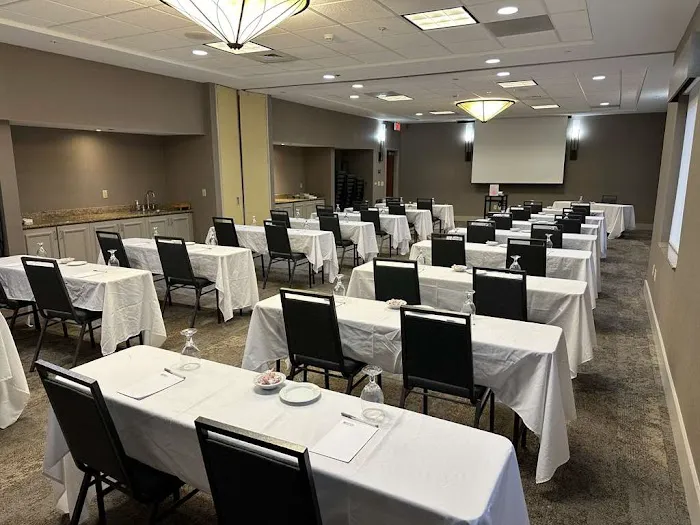 Hilton Garden Inn Oconomowoc 4