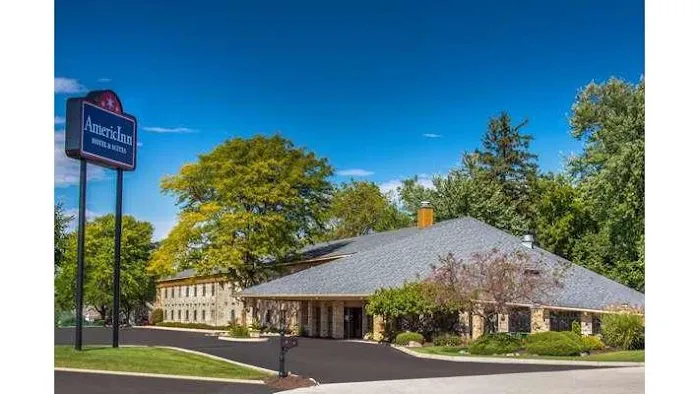 AmericInn by Wyndham Delafield 5