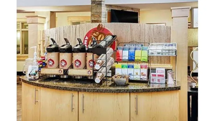 AmericInn by Wyndham Waupun 4