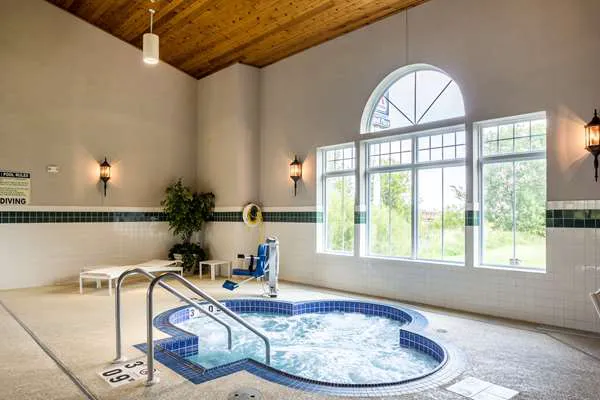Country Inn & Suites by Radisson, Fond du Lac, WI 4