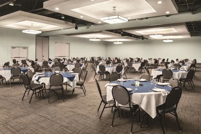 Radisson Hotel and Conference Center Fond du Lac 4