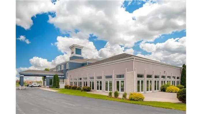 Comfort Inn & Suites Sheboygan I-43 4