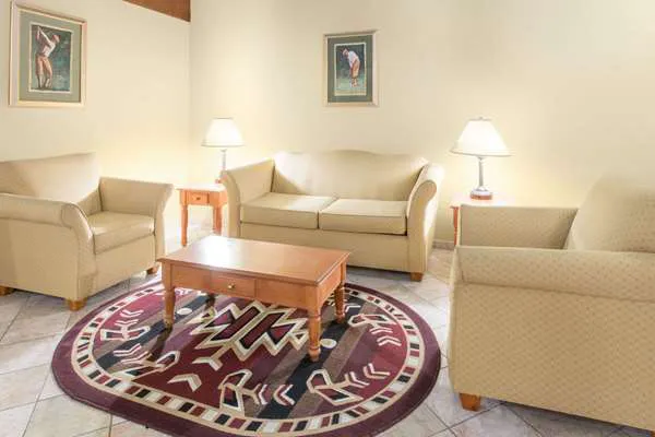 AmeriVu Inn & Suites- Sheboygan/The Falls 4