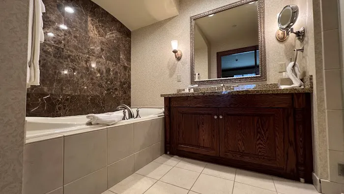 The Osthoff Resort & Spa 4