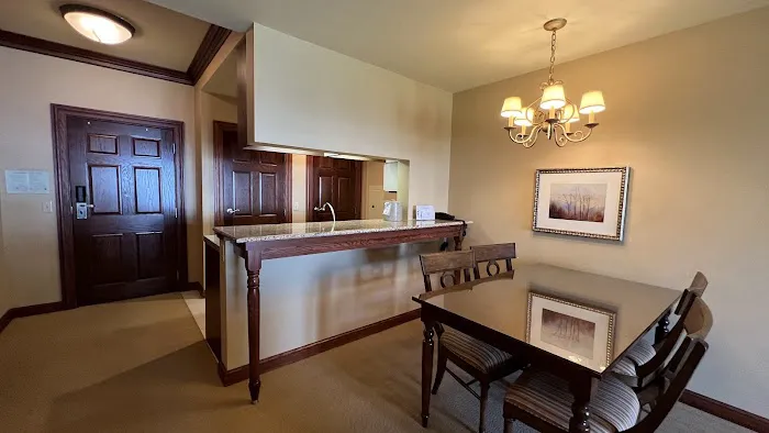 The Osthoff Resort & Spa 4