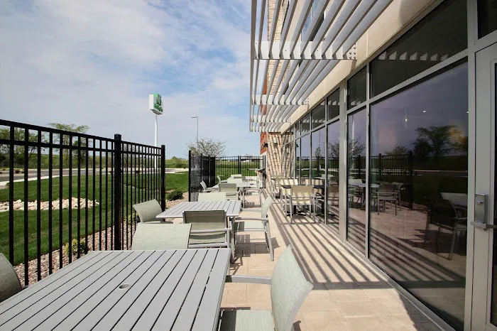 Holiday Inn Express & Suites Fond Du Lac by IHG 4