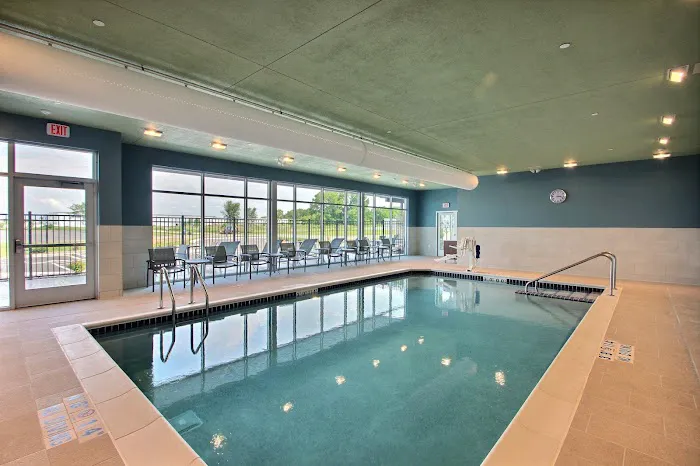 Holiday Inn Express & Suites Fond Du Lac by IHG 4