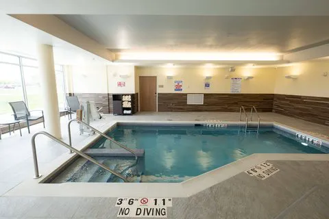 Fairfield Inn & Suites Fond du Lac 4