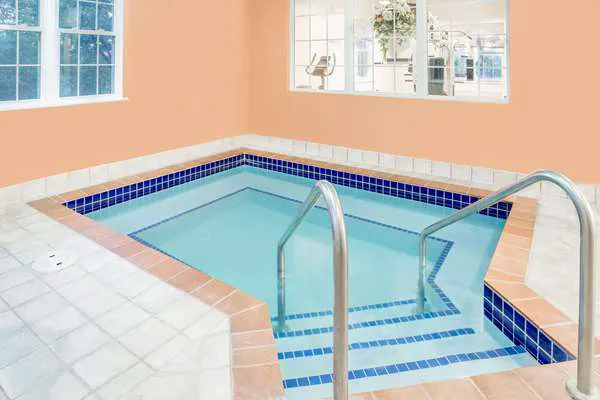 Microtel Inn & Suites by Wyndham Fond Du Lac 4