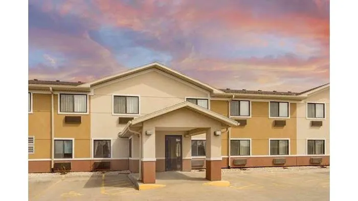 Super 8 by Wyndham Fond Du Lac 4