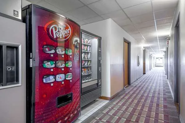 Super 8 by Wyndham Fond Du Lac 4