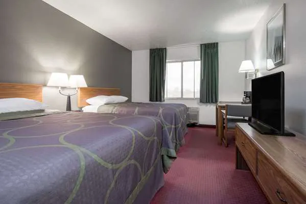 Super 8 by Wyndham Fond Du Lac 4