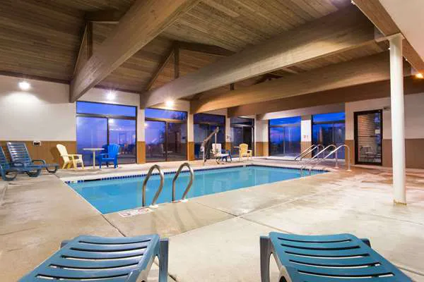 Days Inn by Wyndham Johnson Creek 4