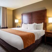 Comfort Suites Johnson Creek Conference Center