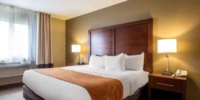 Comfort Suites Johnson Creek Conference Center